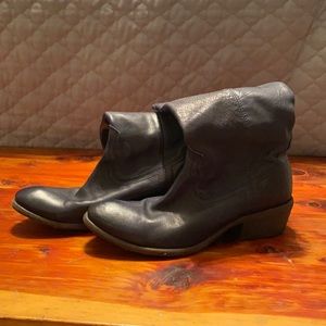 Barely worn Navy Frye Cowboy Boots